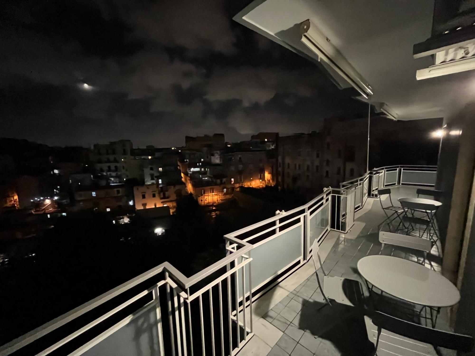 Balcony House Apartment เนเปิลส์ ภายนอก รูปภาพ